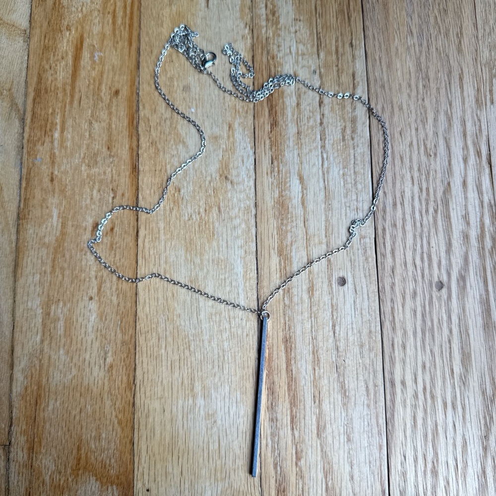 Elegant Silver Pendant Necklace